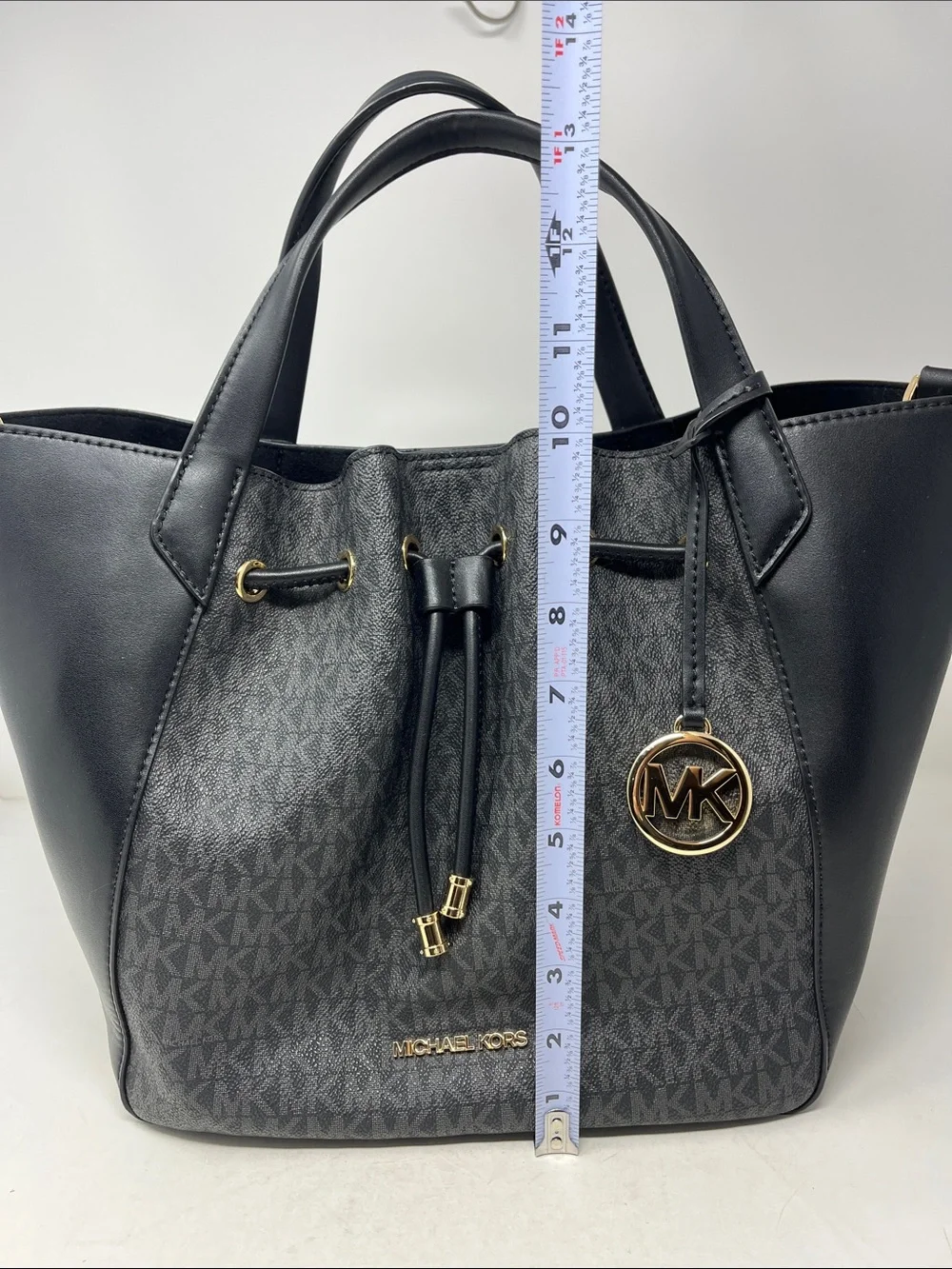 MICHAEL KORS PHOEBE LARGE TWO TONE BUCKET BAG GRAY AND BLACK GOLD NWOT